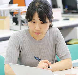 写真：広告運用担当者【静岡支店】